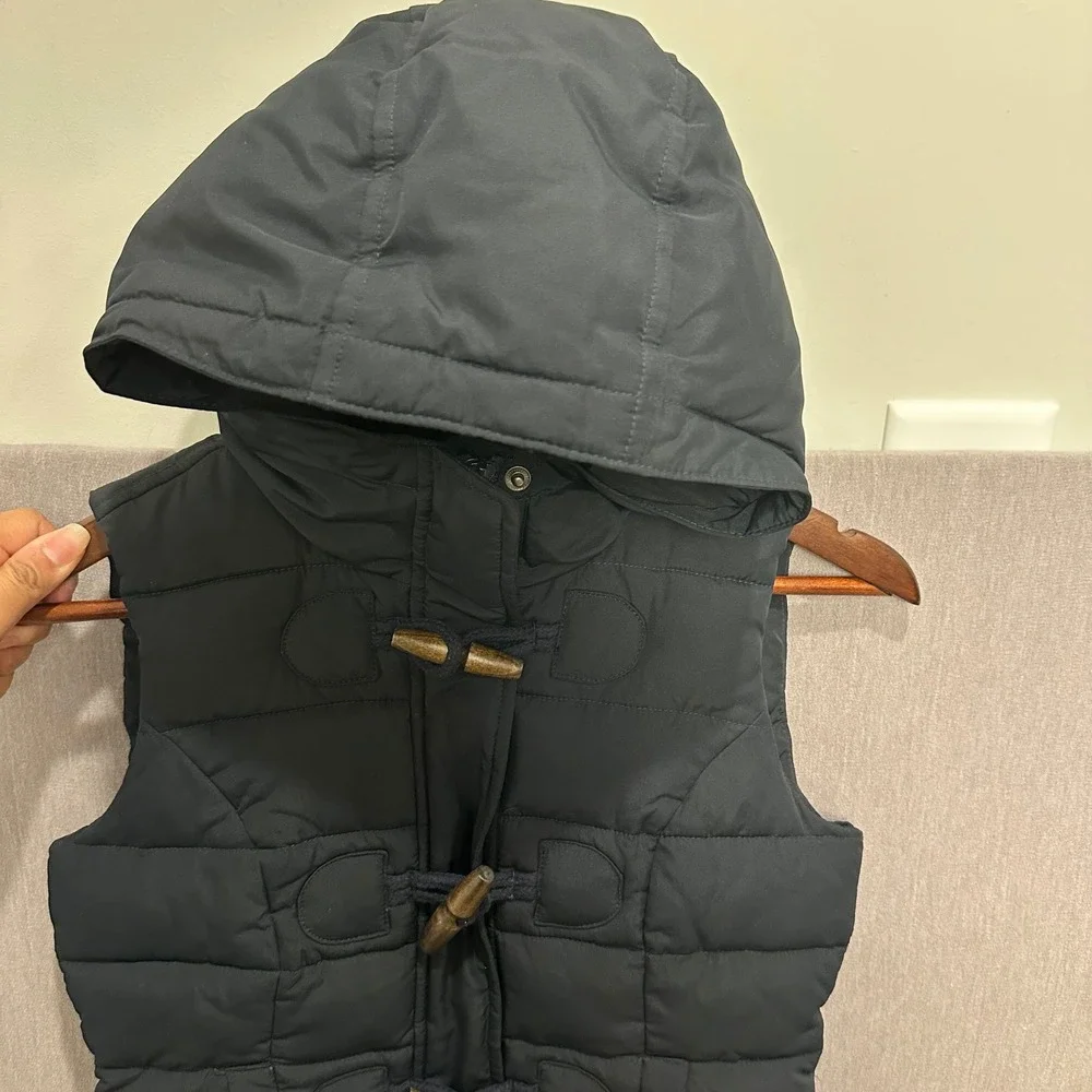 Abercrombie Kids Puffer Vest L‎ Black Toggle Hooded Quilted Gorpcore Preppy